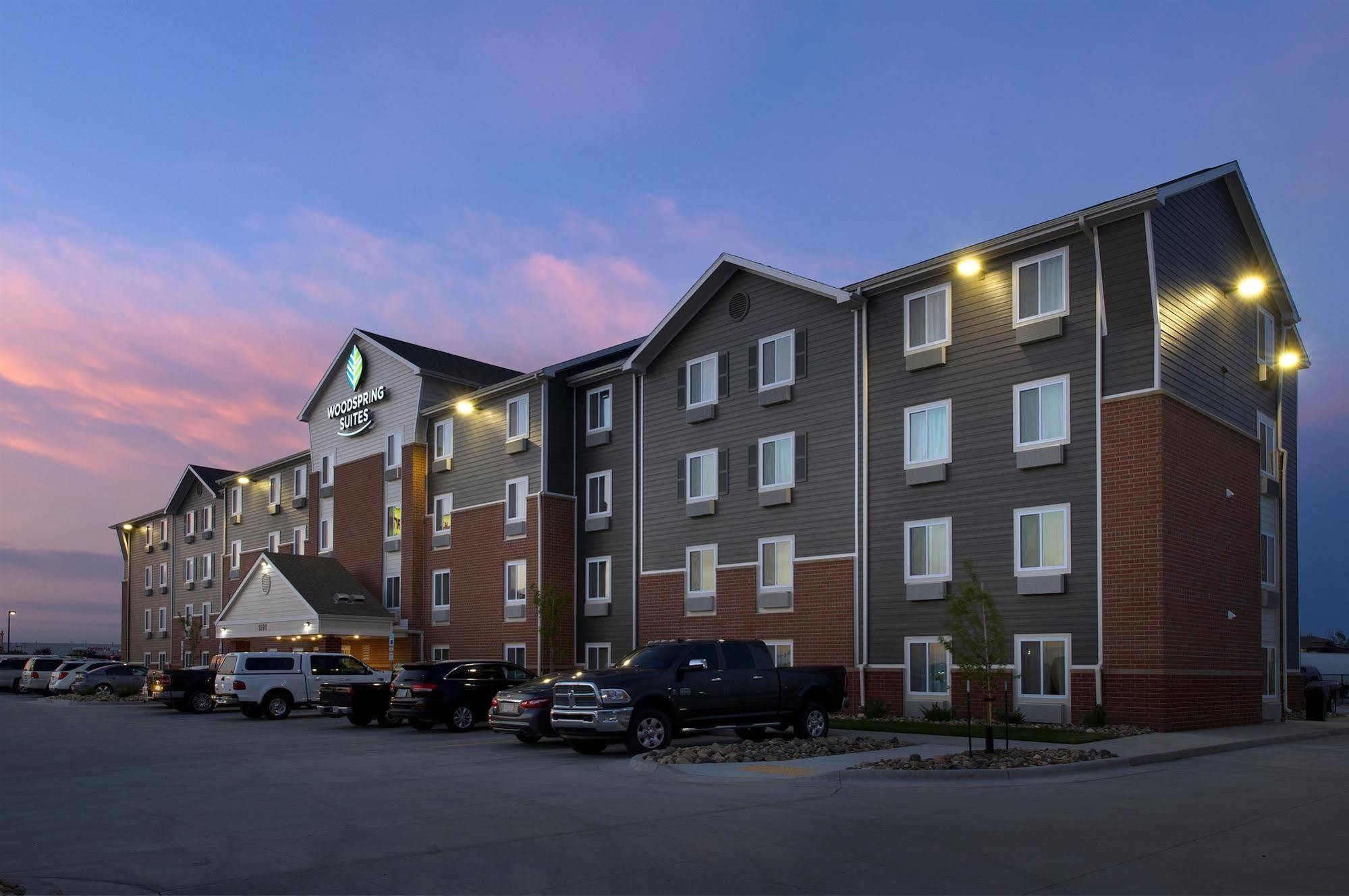 Woodspring Suites Fargo North Near Ndsu Exterior photo